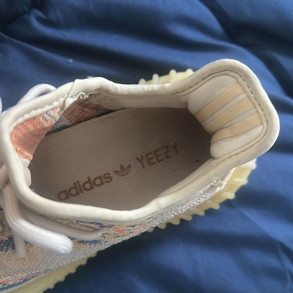 YEEZY 350 V2 - Picture 6 of 7